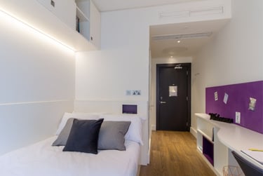 Gold En Suite at Spring Mews, Tinworth Street, Vauxhall, London, SE115EL - Image 2